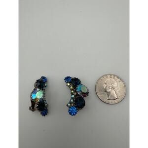 Vintage Weiss Blue Rhinestone Earrings Aurora Borealis